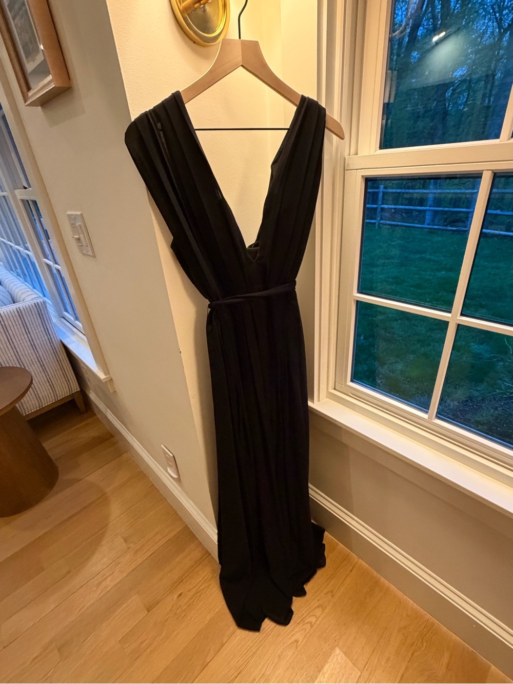 L'AGENCE Black Deep V-Neck Sleeveless Maxi Dress - Picture 2 of 2